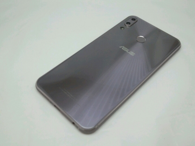 【じゃんぱら戸塚トツカーナ店】ASUS ZenFone 5 6GB 64GB スペースシルバー （国内版SIMロックフリー） ZE620KL-SL64S6