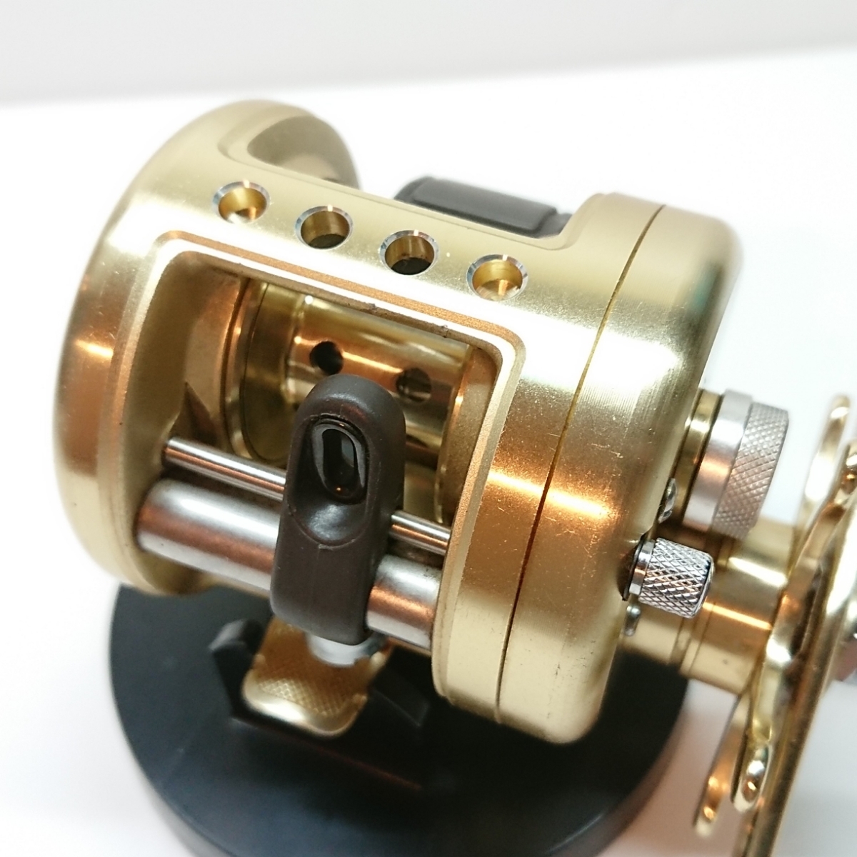 キレイめ！ シマノ カルカッタ 101XT 左ハンドル RH384 SHIMANO