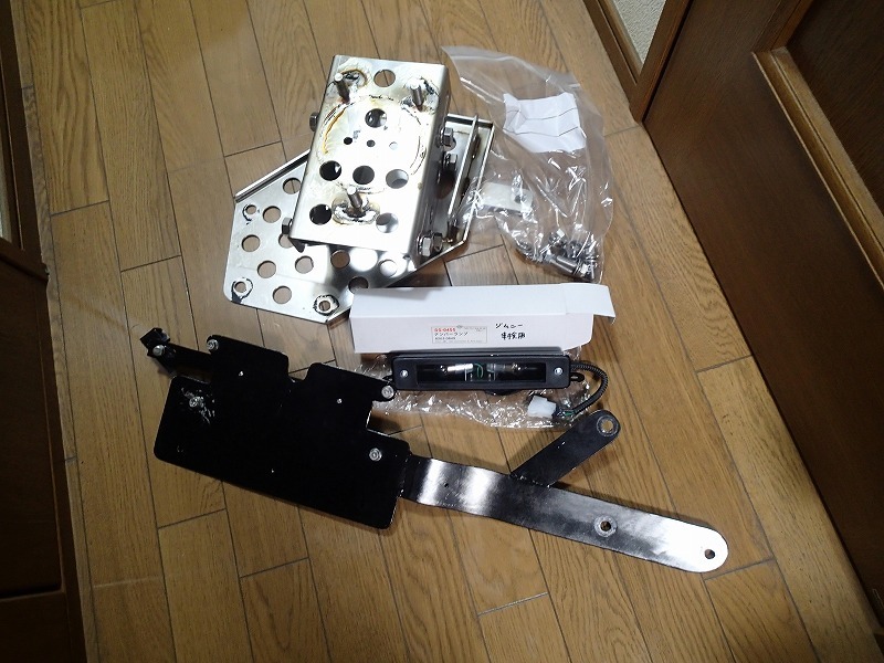 ジムニー　JB23用スペア移設ブラケット＋おまけ_1