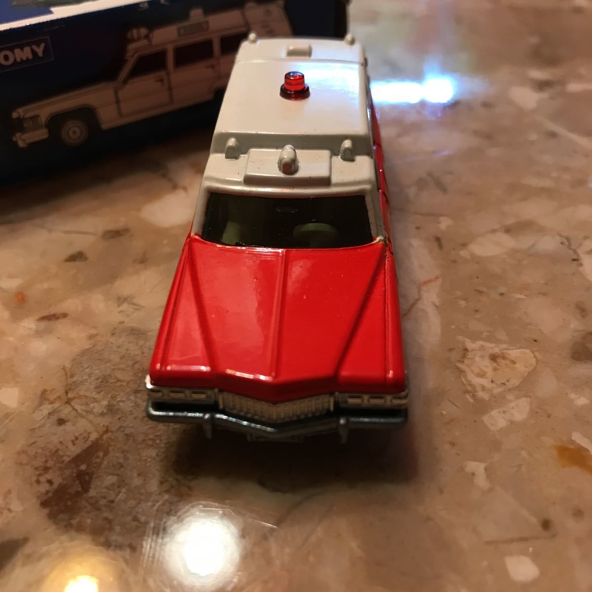 トミカ 青箱 F60 - | Yahoo!オークション A キャデラック救急車