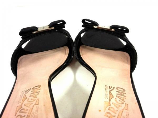 靴 ミュール サルバトーレフェラガモ SalvatoreFerragamo エナメル