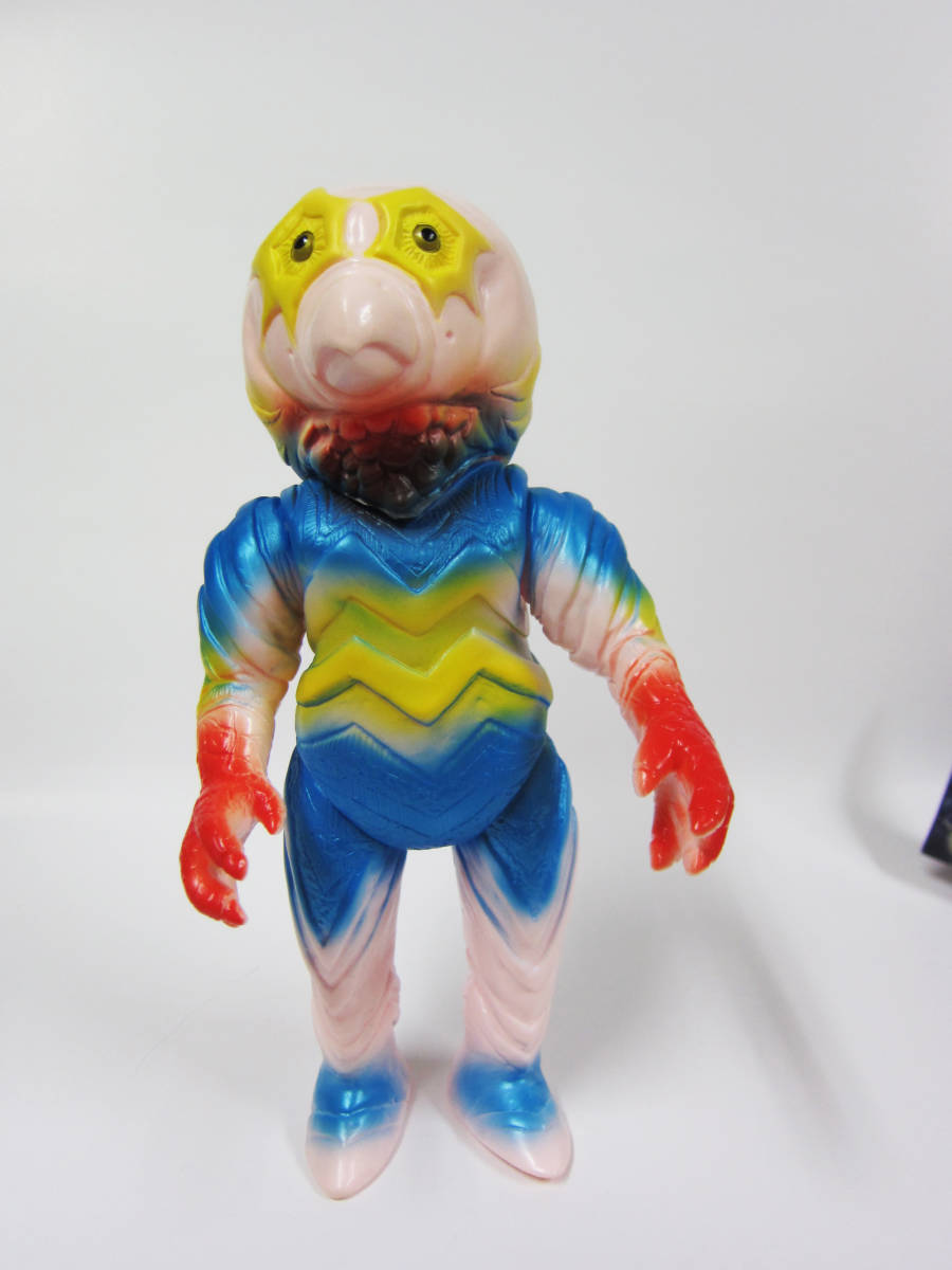 ベアモデル 「ガッツ星人」 レトロタイプのソフビ スタンダードサイズ