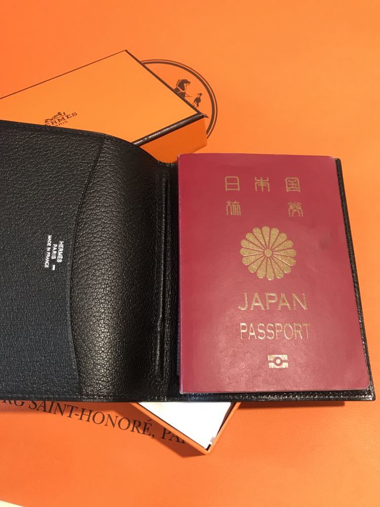 送料２２５円～！　HERMES　エルメス リザード ブラック 手帳　パスポートケース