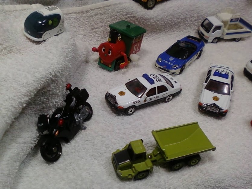 中古 ミニカー ジャンク品 トミカ＆他メーカー パトカー 消防車など１５個セット_3