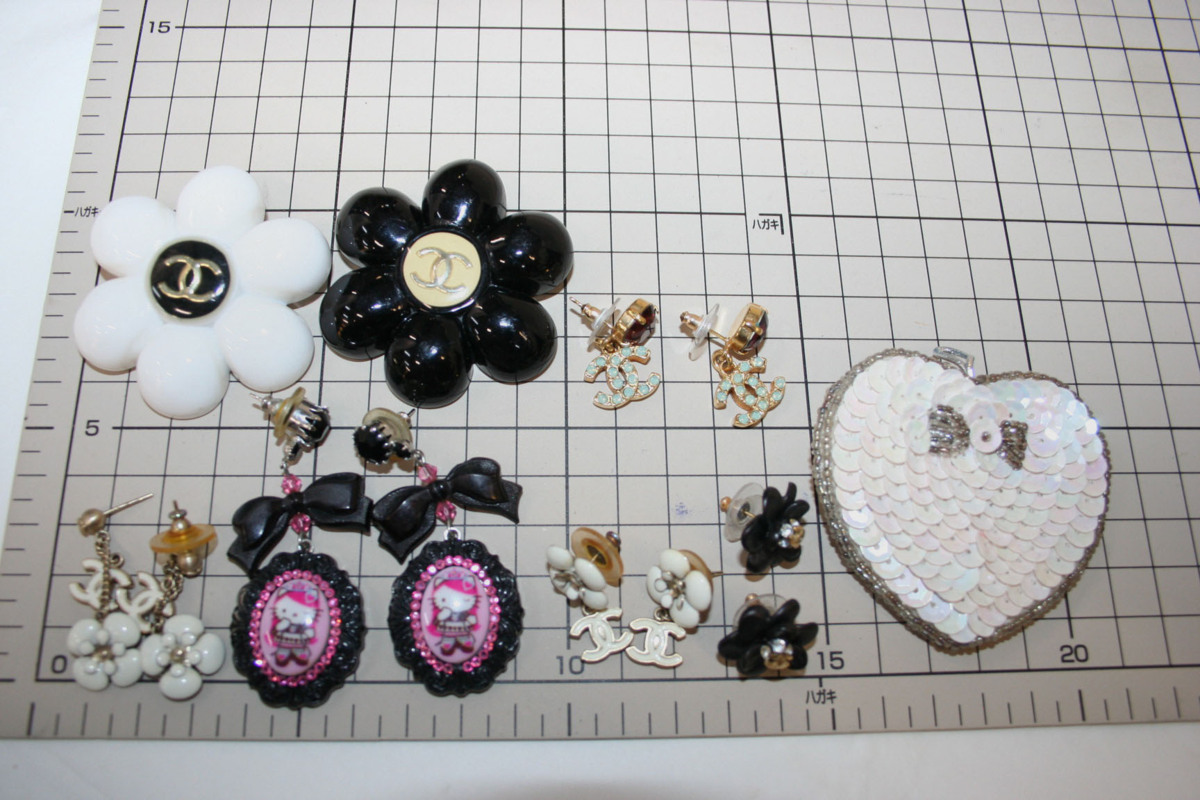 【福王】・シャネル ピアス ブローチ＆クリスチャン・ディオール雑貨＆ハローキティ アクセサリー他 y20-461217_9