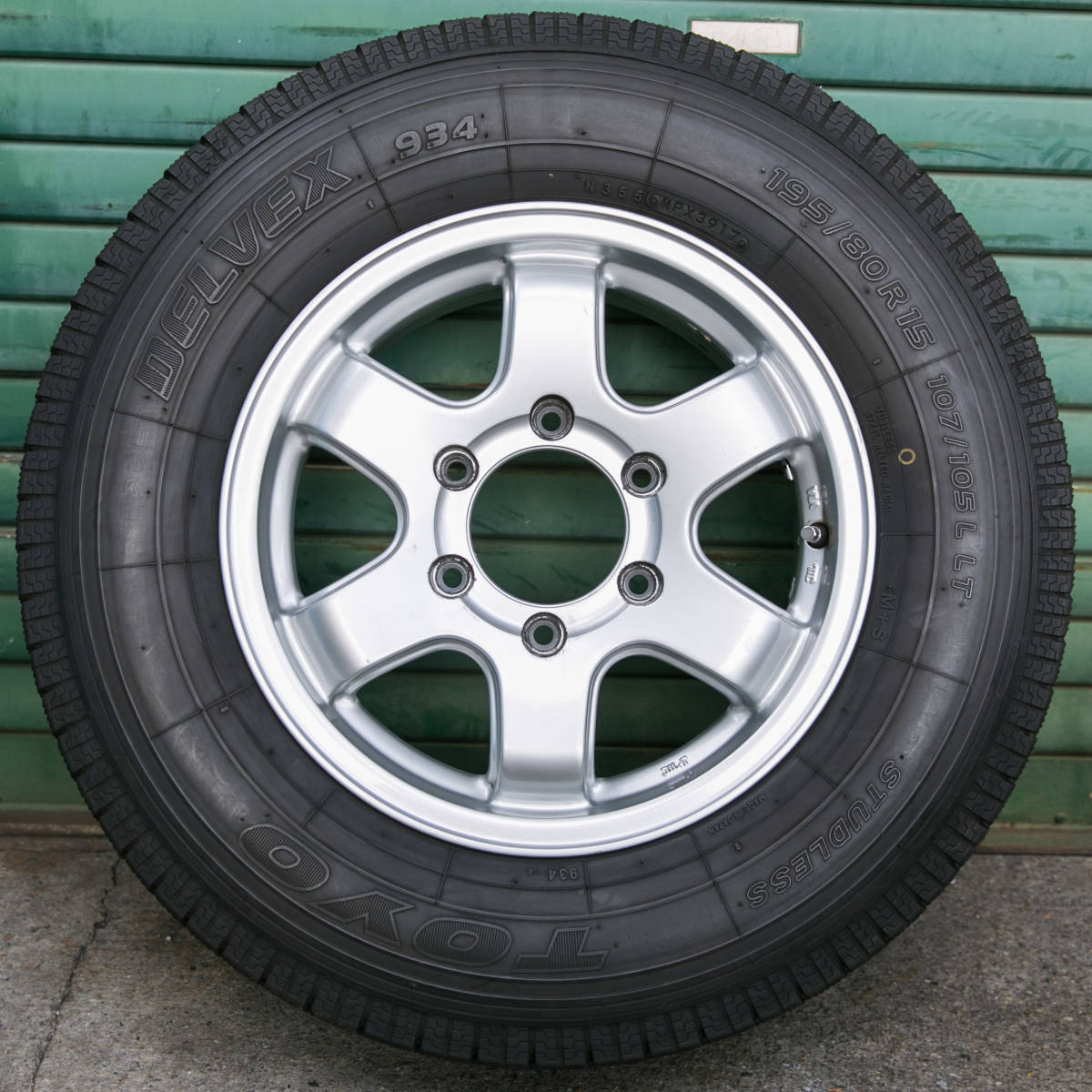 スタッドレスタイヤ・アルミホイールセット中古品 195/80R15 107  