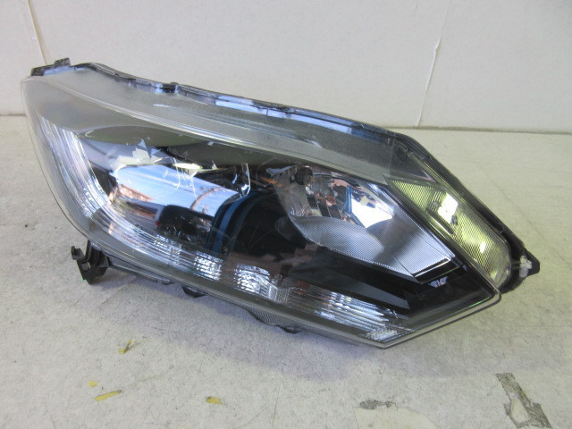 即決 ホンダ ヴェゼル HV RU3 純正 LED 右ヘッドライト KOITO 100