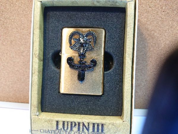 ZIPPO 　ジッポ　カリオストロの城　紋章　両面　ルパン　不二子　ブラス　カスタム　　 未使用　
