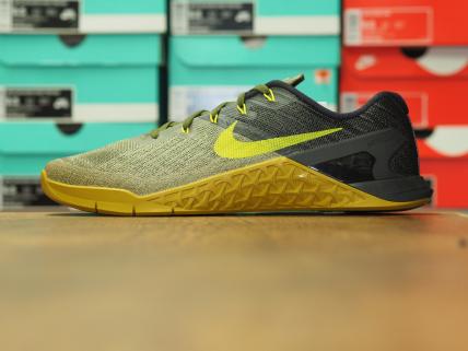 NIKE METCON 3 ”MEDIUM OLIVE” 27.5センチ メトコン ジム トレーニング シューズ☆