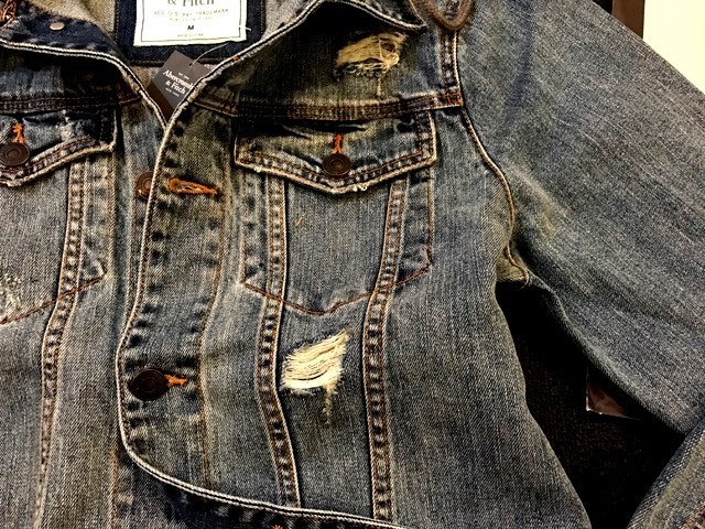 新品！本物保証A&Fアバクロ【M/Medium Wash 0047-025】フード付きデニムジャケット Gジャン