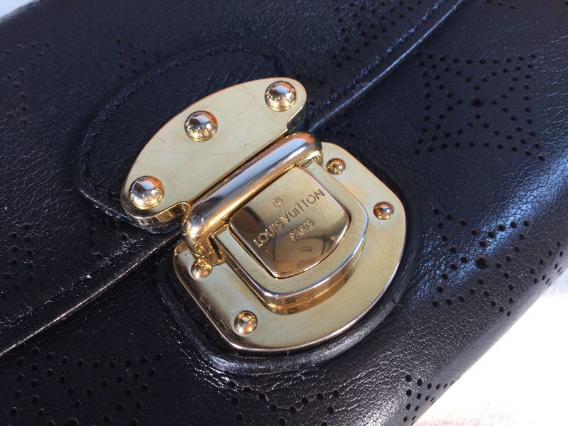 ルイ・ヴィトン LOUIS VUITTON マヒナ ポルトフォイユアメリア