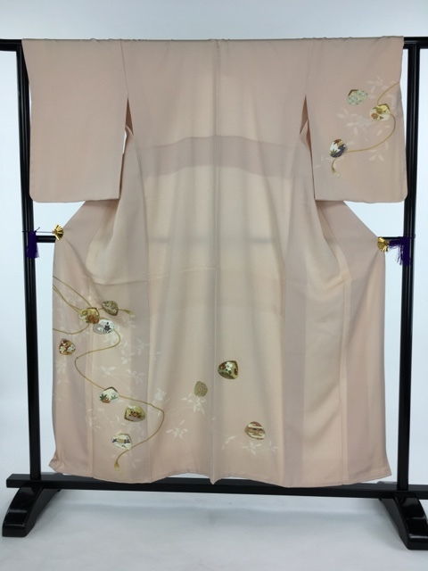 8424円から値引き中 着物 名品 付下げ ピンク 一つ紋 貝 草花 金糸 刺繍 正絹 袷 156cm M