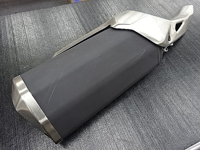 レイミア　　中古品 ▽ ニンジャ250(18) 純正マフラーのサイレンサー