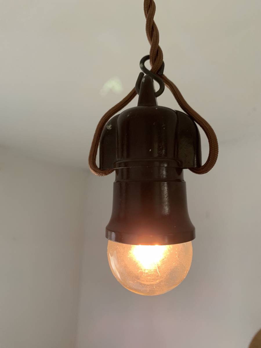 限定SALE，お得 フランス 40s ベークライト ソケット 陶器 E26 ペンダント ライト ランプ 照明 布コード アトリエ ヴィンテージ インダストリアル(照明)｜売買されたオークション情報、yahooの商品情報をアー 照明