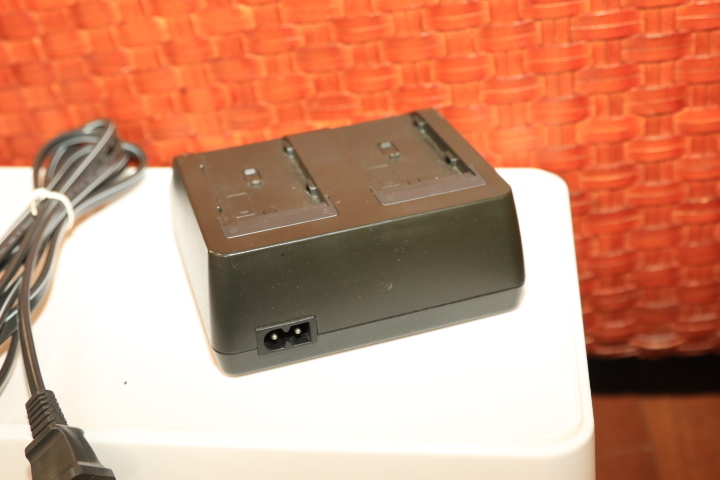 SONY AC-VQ1050 バッテリーチャージャー_4