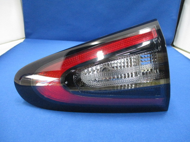 シエンタ NSP170G 前期 右テール&frasl;フィニッシャーテール 0 グーネット トヨタ シエンタ NSP170G 右フィニッシャー 52-286