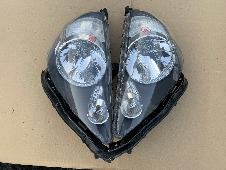 ホンダフィットGD1後期純正HIDヘッドライトユニット中古左右 自動車