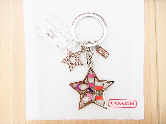 高品質，爆買い タグ付き コーチCOACH キーホルダー 1点 キラキラ ピアースド スター KYFB プレゼント(コーチ)｜売買されたオークション情報、yahooの商品情報をアーカイブ公開 - オークファン コーチ