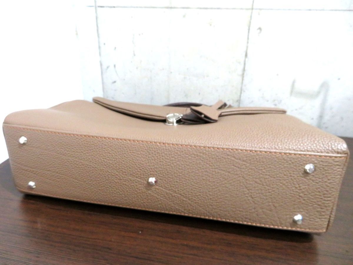 【美品】大峡製鞄　ビジネスバッグ　ブリーフケース　A4収納可能　ブラウン 買取評価 大峡製鞄 ビジネスバッグ ブリーフケース A4収納可能