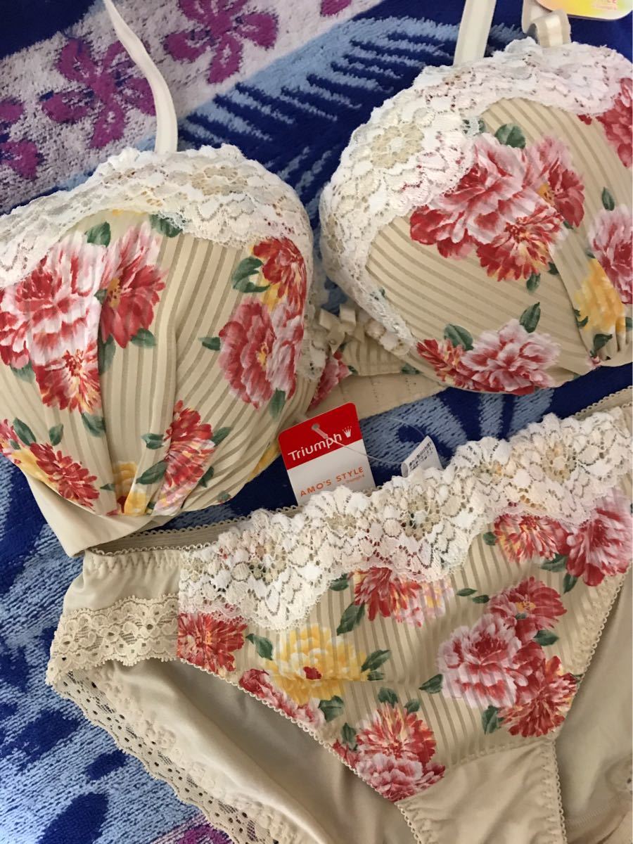 トリンプ Triumph アモスタイル フリーミーブラ ショーツセットd70 M Freeeme 70 売買されたオークション情報 Yahooの商品情報をアーカイブ公開 オークファン Aucfan Com