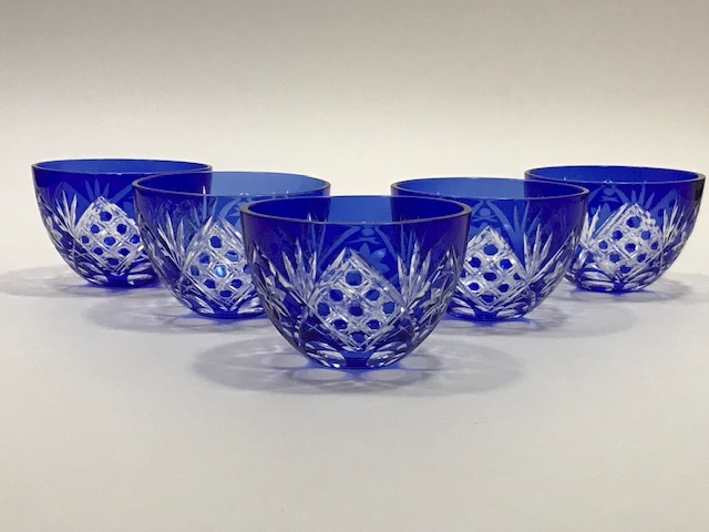 正規品，セール 切子 冷茶セット ５客 /検索 青被せ切子 カットグラス カットガラス キリコ 江戸切子 薩摩切子 ギヤマン キヤマン 義山 レトロ 昭和ロマン(工芸ガラス)｜売買されたオークション情報、yahooの 工芸ガラス