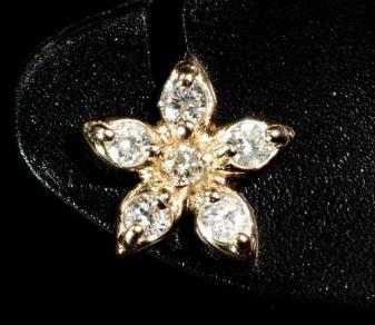 【極美】【定価38万】18金製 高純度 天然 ダイヤモンド ピアス 希少 フラワーデザイン【限定入荷】(返品対応可 K18PG 刻印有 Dia00215-10-1
