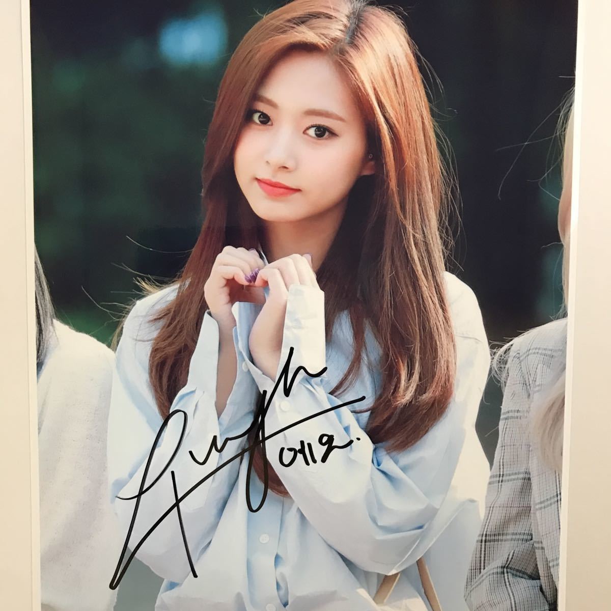 豊富な，定番人気 ツゥイ TWICE 直筆サイン入り写真(アジアンポップス)｜売買されたオークション情報、yahooの商品情報をアーカイブ公開 - オークファン アジアンポップス