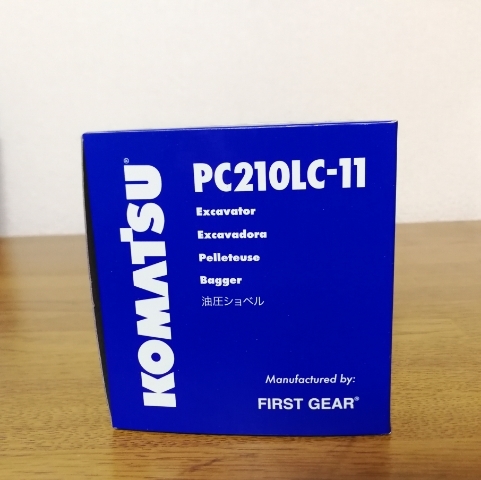新品 1/64 First Gear コマツ 油圧ショベル PC210LC KOMATSU PC210LC
