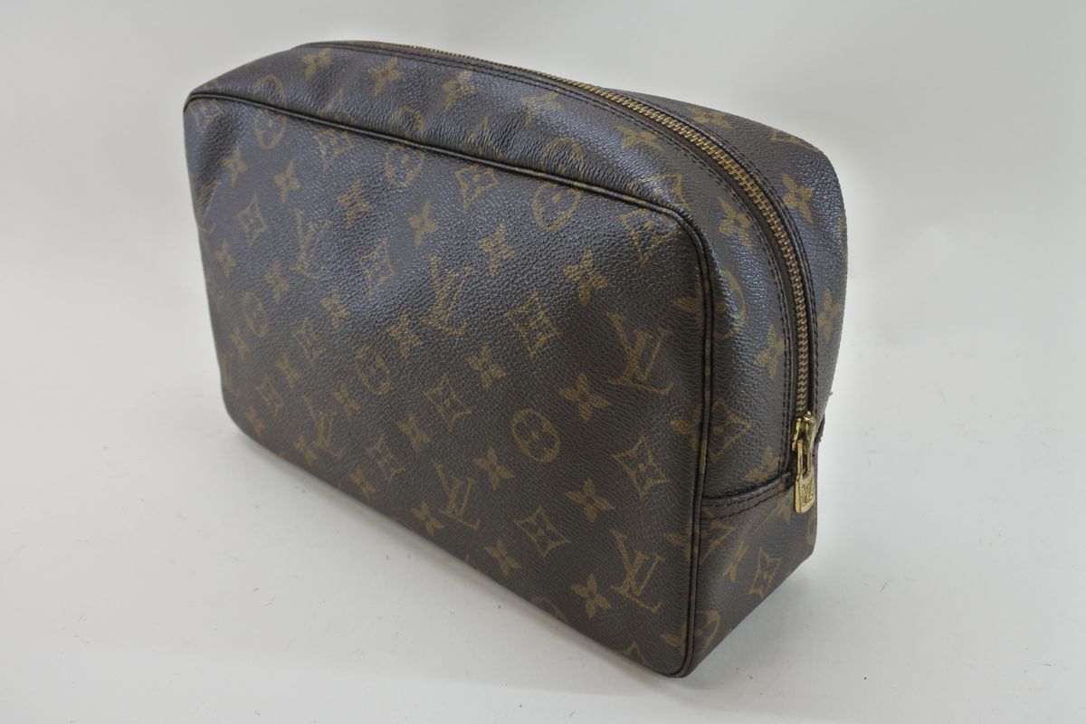 LOUIS VUITTON ヴィトン モノグラム 化粧ポーチ LOUIS VUITTON 【公式