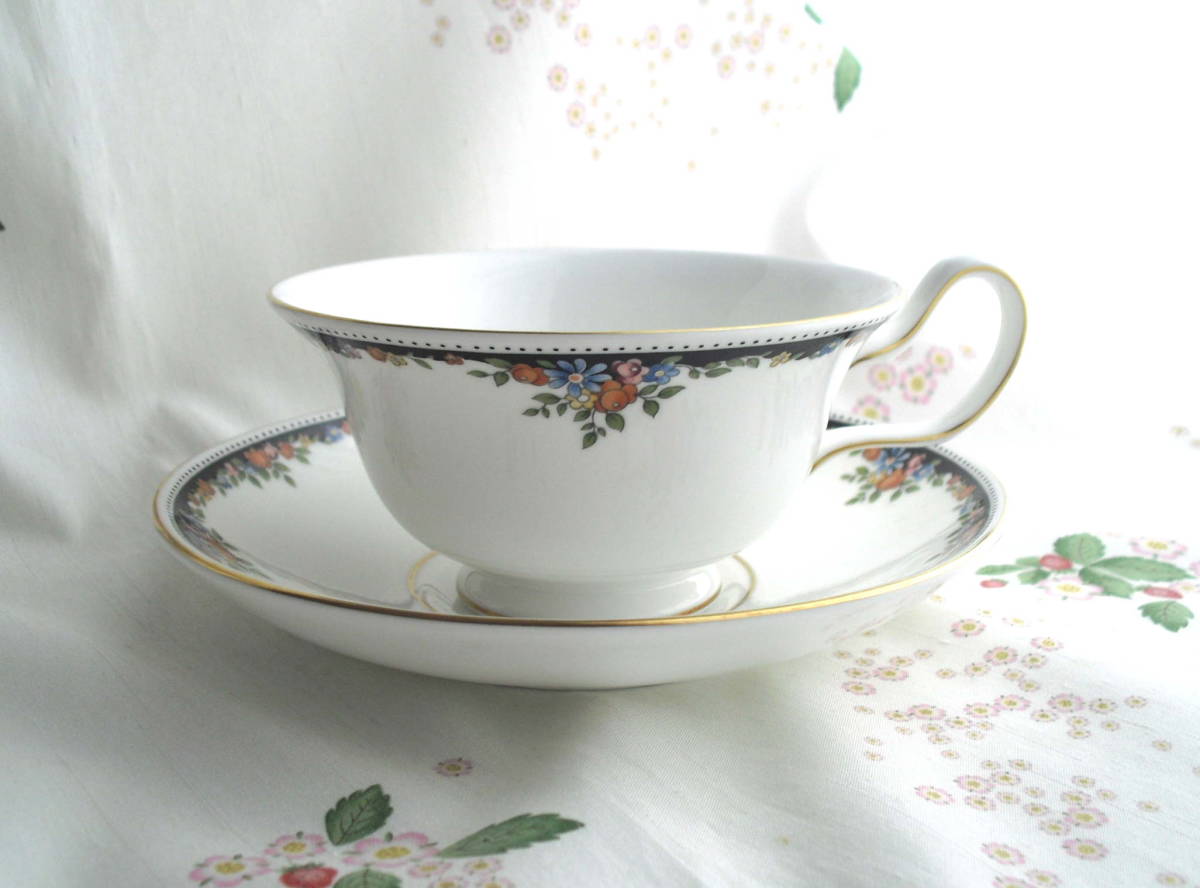 オズボーン ウェッジウッド Wedgwood 壺印 英国製 ティー ウエッジ 