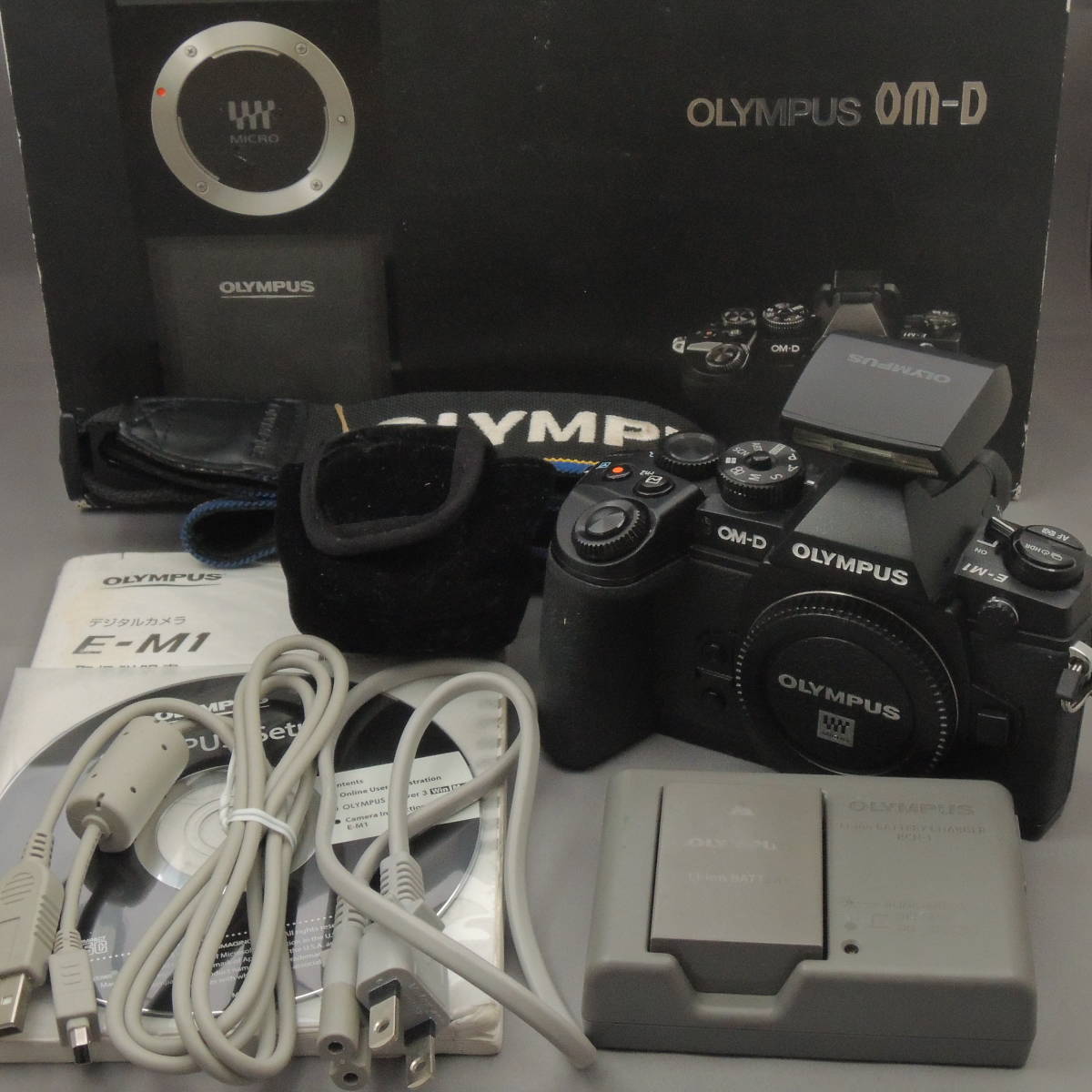 OM-D E-M1 OLYMPUS 初代 - 晴れ時々ジャズ、雨のちカメラ | Olympus 防滴