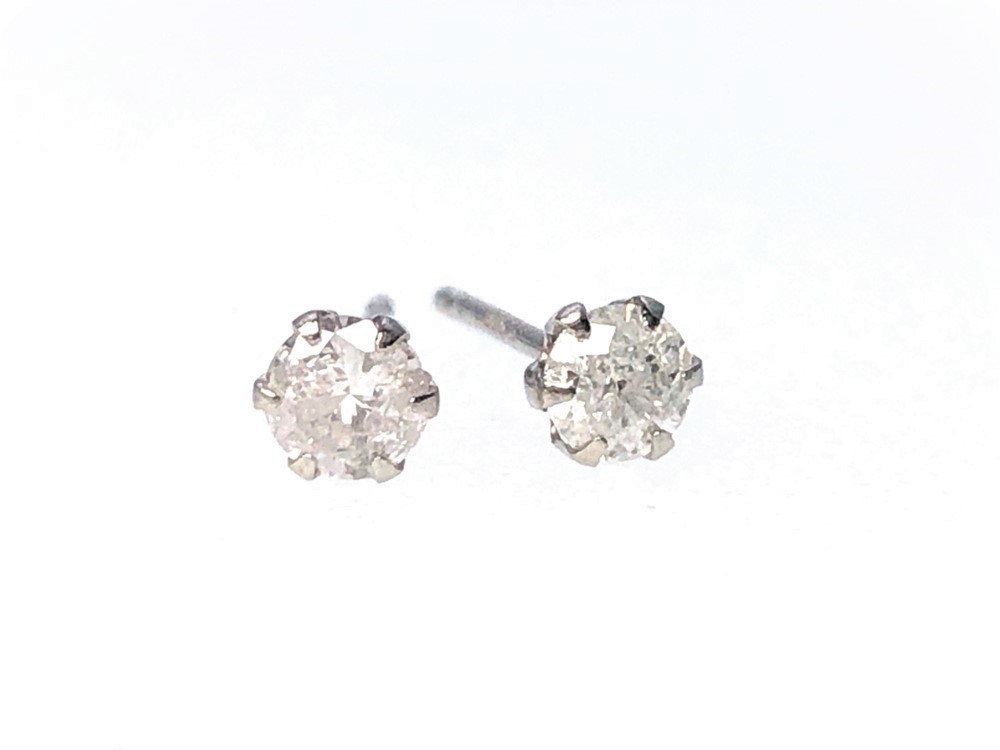 新品◆Pt900 天然 ダイヤモンド ピアス 0.3ct◆プラチナ/一粒ダイヤ/0.15ct×2