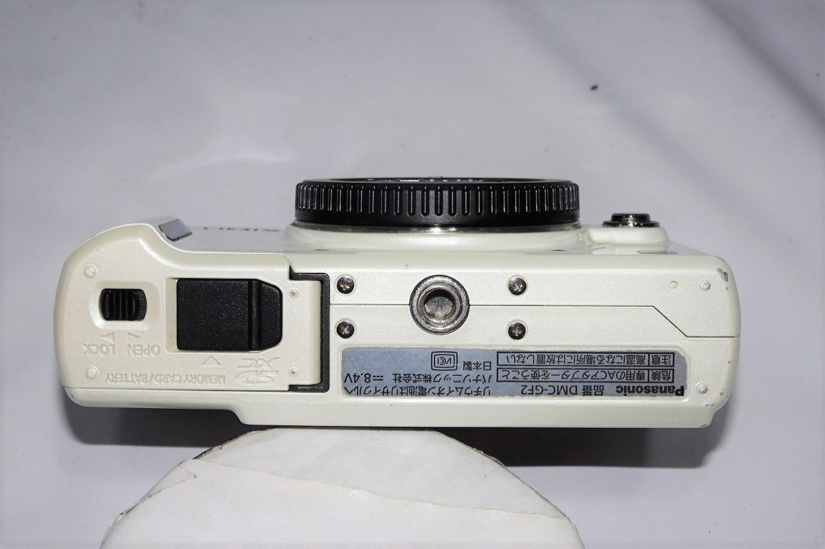 当店限定販売 Panasonic ミラーレス一眼カメラ LUMIX DMC-GF2+LUMIX G 