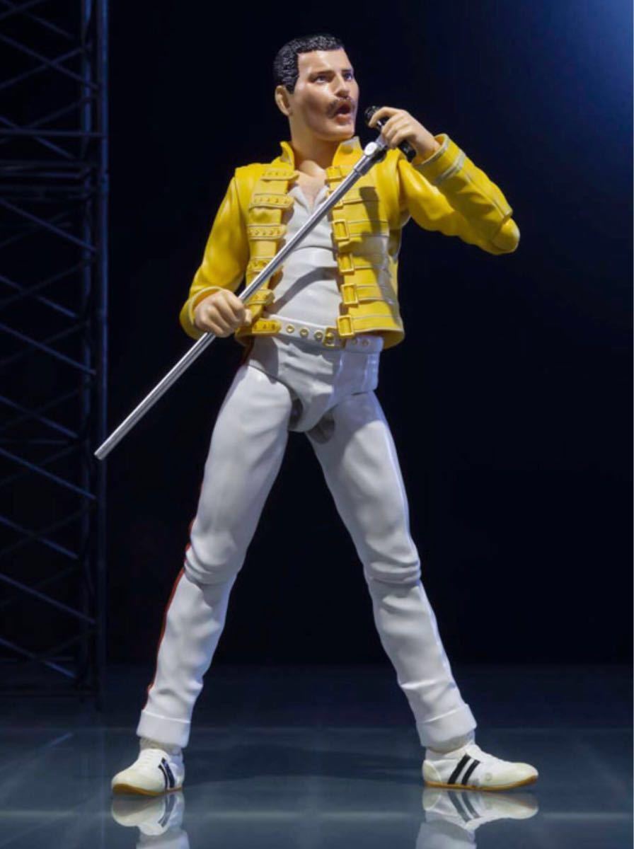 【新品未開封・送料無料】S.H.Figuarts フレディ・マーキュリー 『Live at wembley stadium』_2