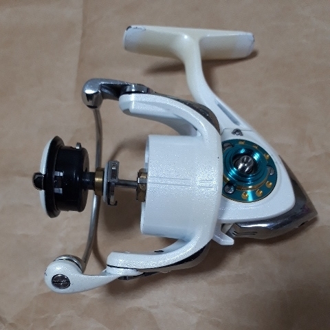 DAIWAダイワ『09エメラルダス 09エメラルダス2506本体のみ 中古 DAIWAダイワ『09エメラルダス 09エメラルダス2506本体のみ 中古
