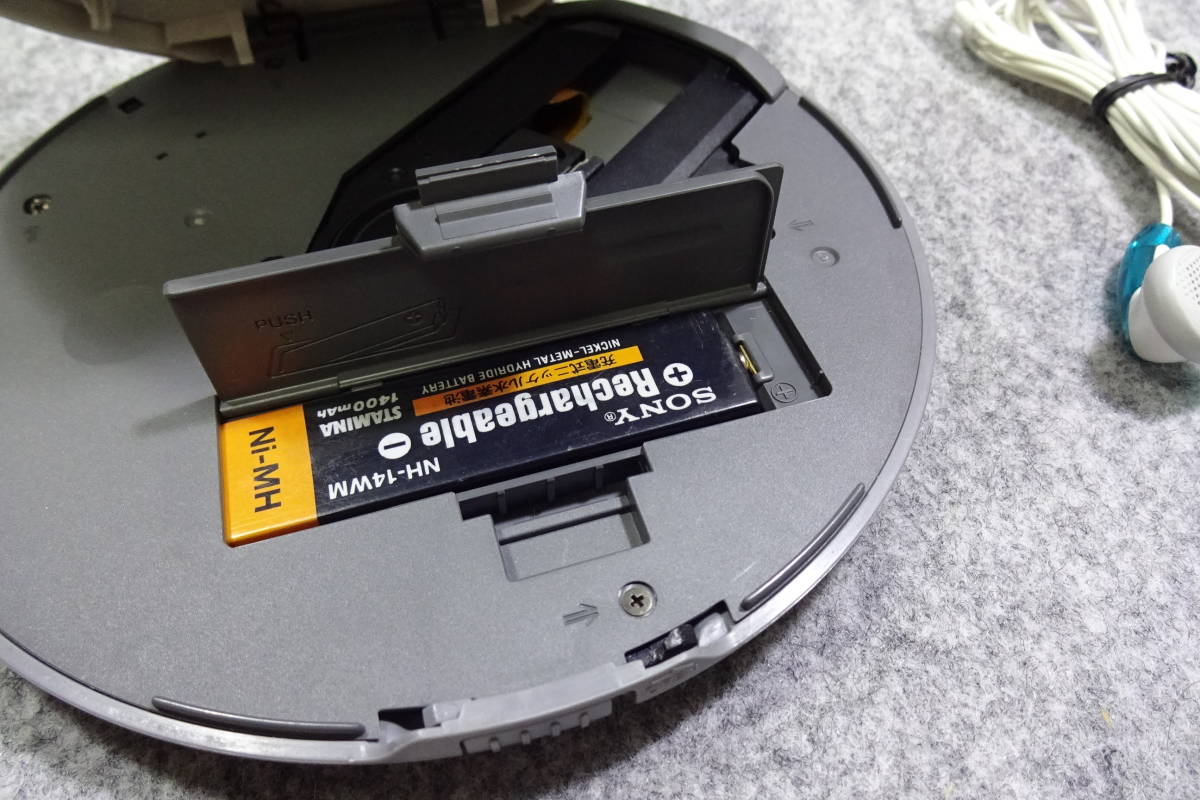 SONY D-NE730 CD WALKMAN ウォークマン 中古 動作確認済み
