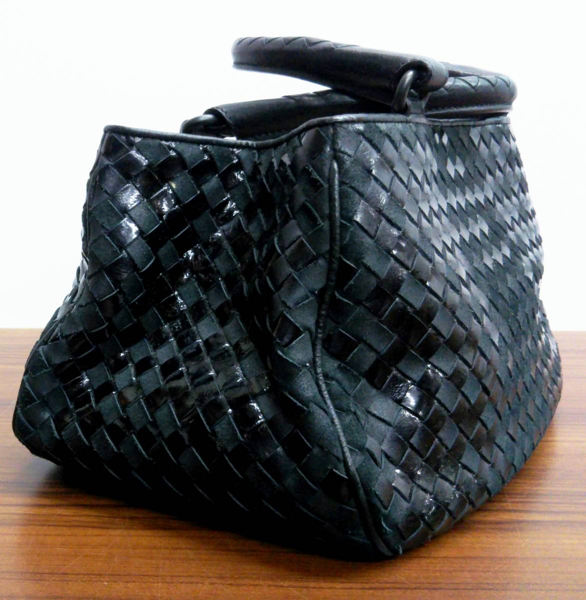 良好 BOTTEGA ボッテガヴェネタ 正規品 】本革 スコルピート イントレ