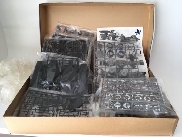 未組み立て　タミヤ TAMIYA F-1 John Player Special J.P.S. LOTUS 72D 1/12