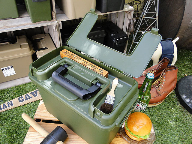 【238913】米軍が弾丸ケースとして使うボックスがモチーフ★モールディング アーモツールボックス XLサイズ(カーキ)/ミリタリー/キャンプ AMMO BOX アンモボックス 払い下げの商品詳細 アモカンアメリカ軍の弾薬箱が最強過ぎた‼︎ 軍用実物の商品詳細