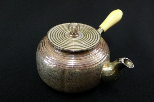  U232 純銀製 横手小急須 銀蓋 槌目模様 煎茶道具 総重量 188g /60(その他)｜売買されたオークション情報、yahooの商品情報をアーカイブ公開 - オークファン その他