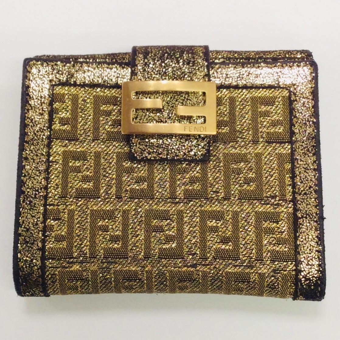 フェンディ FENDI 財布 二つ折り レザー ロゴ セレリア ピンク 8M0399 /SR3 FENDI - フェンディ FENDI ズッカ ロゴ ズッキーノ コンパクト