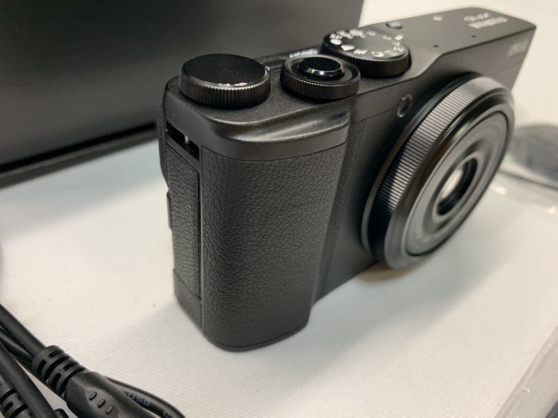 FUJIFILM 富士フイルム XF10 コンパクトデジタルカメラ XF10-B ブラック 中古_3