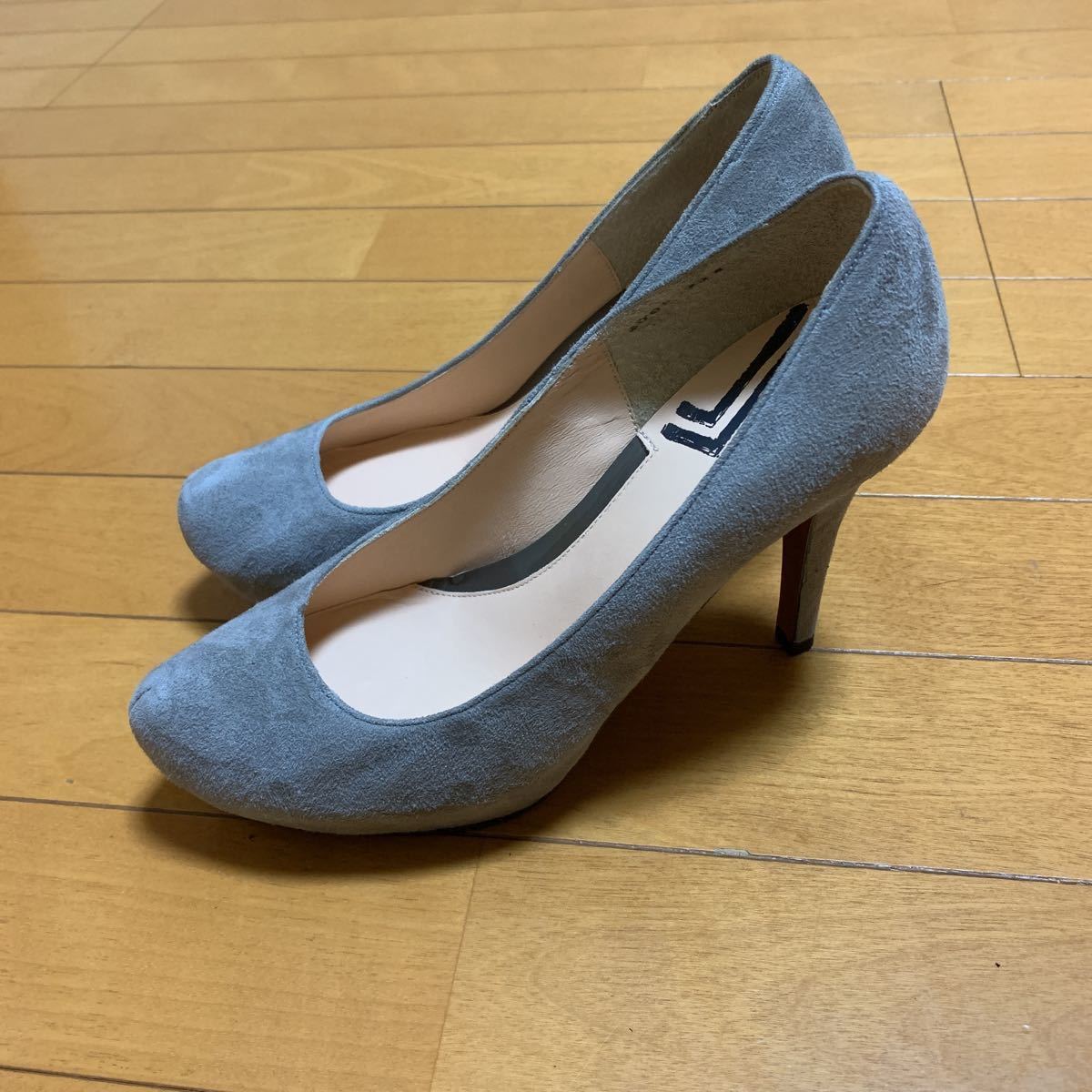 ランバンオンブルー Lanvin En Bleu スゥード グレーパンプス 231 2 女性用 売買されたオークション情報 Yahooの商品情報をアーカイブ公開 オークファン Aucfan Com