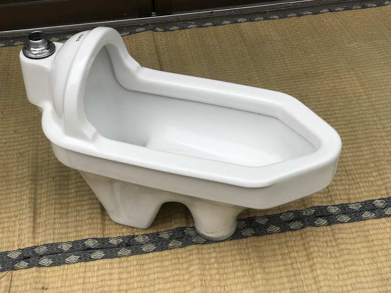 TOTO 和式トイレ便器 床下排水 ロータンク便器のみ ホワイト 直接引き取り可(和式)|売買されたオークション情報、yahooの商品情報を ...