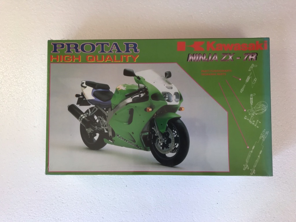 Maquette Protar 1/9 - Kawasaki Ninja ZX-7R N°13286 - Neuf En Boîte