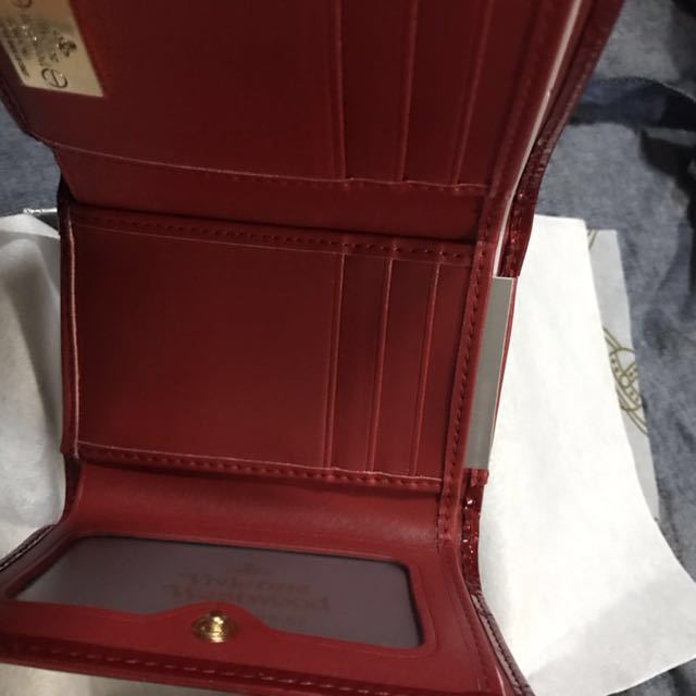 新品 VivienneWestwood エナメル表面 赤 レッド 専用内装 三つ 新品