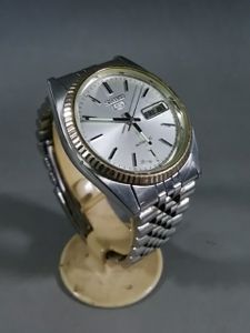 SEIKO 5 7009のYahoo!オークション(旧ヤフオク!)の相場・価格を見る 