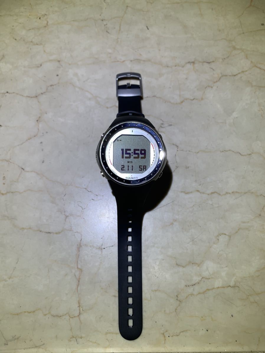 SALE，本物保証 SUUNTO D9 ダイブコンピューター 2019/4 電池 バンド交換済(ダイブコンピュータ)｜売買されたオークション情報、yahooの商品情報をアーカイブ公開 - オークファン ダイブコンピュータ