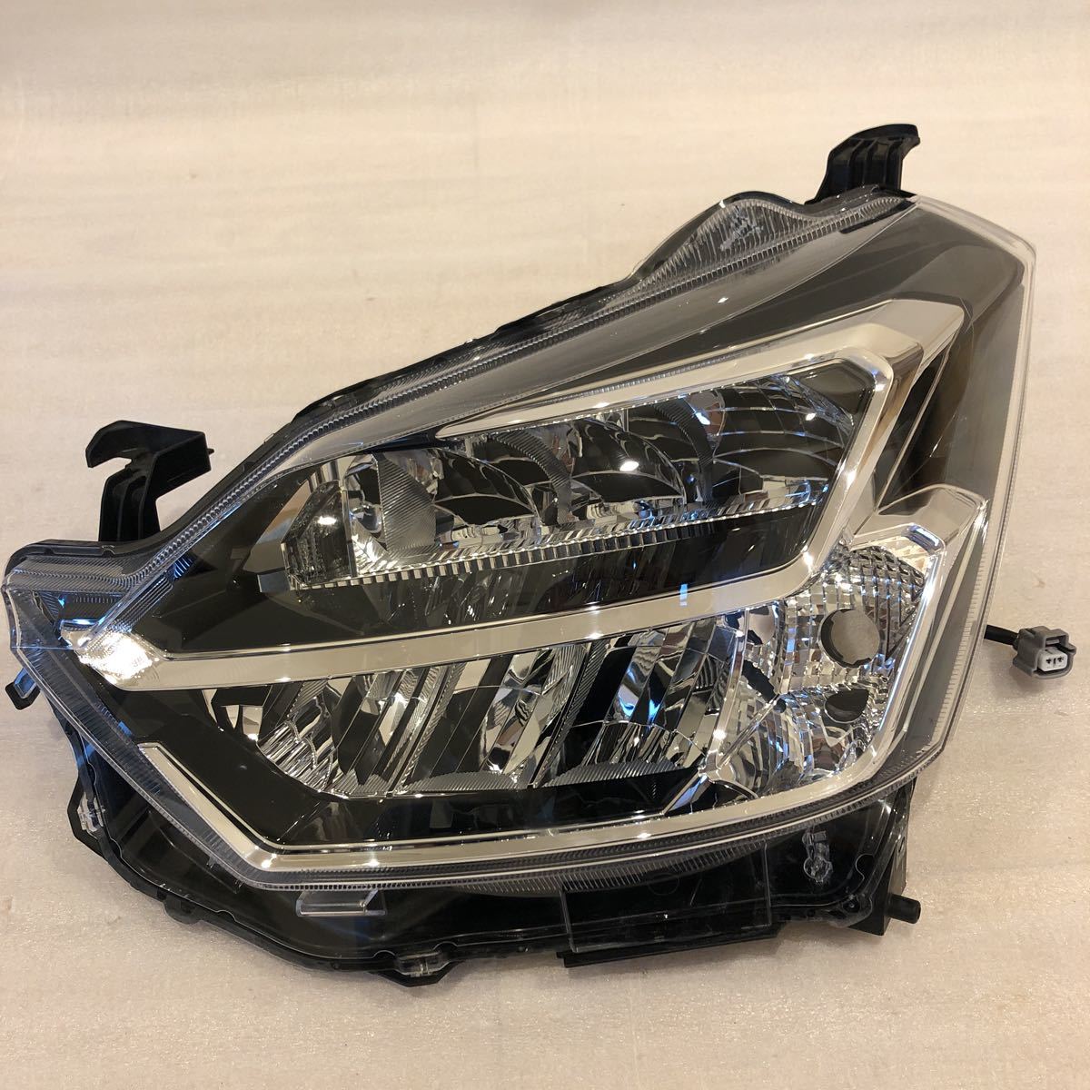 ミライース左ヘッドライトLED 29-761☆LED LA350S ミライース☆左