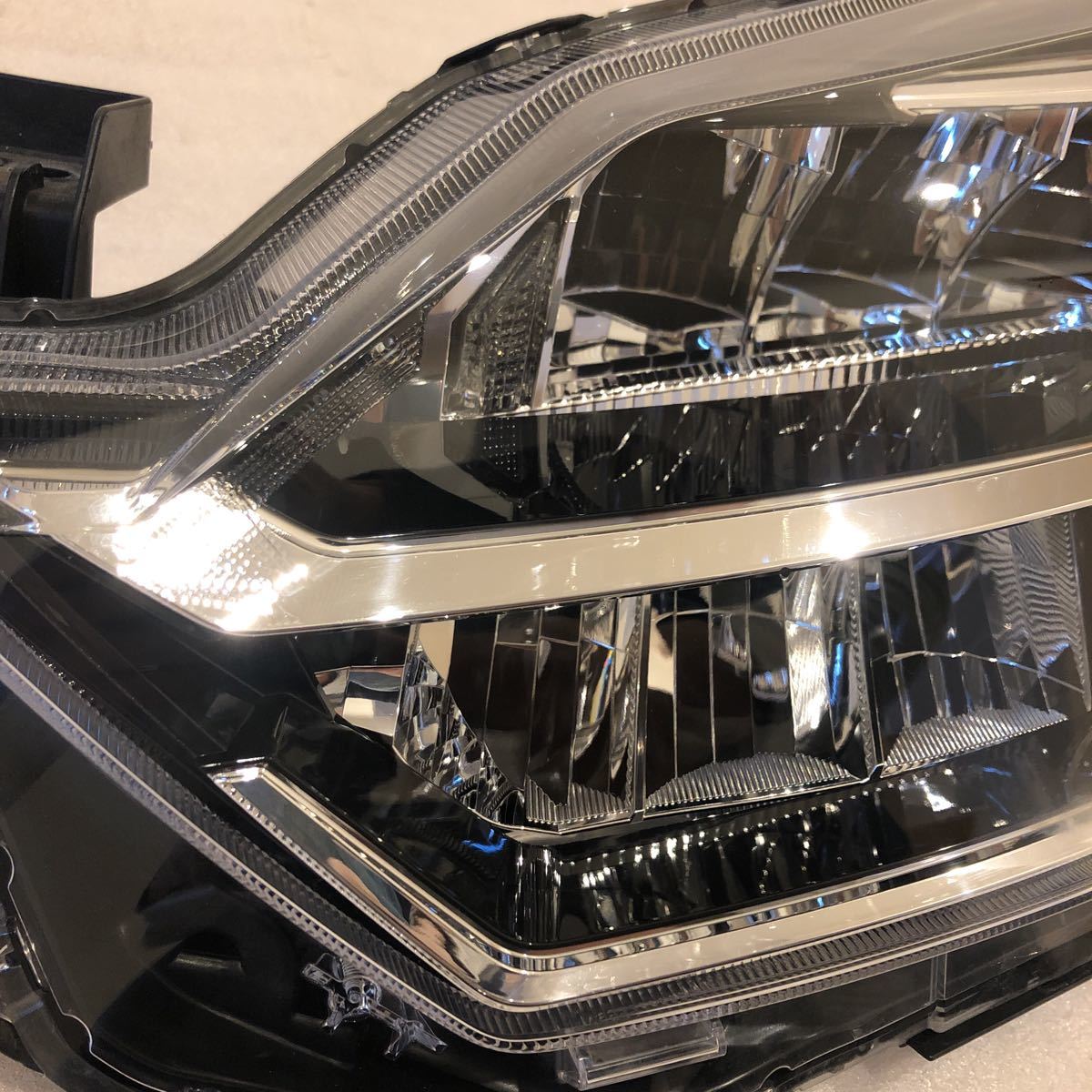 ミライース LA350S 左 ヘッドライト LED 良品 送料無料 ミライース
